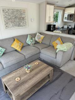 Hares Haven pet friendly sleeps 6 - Hull - 3