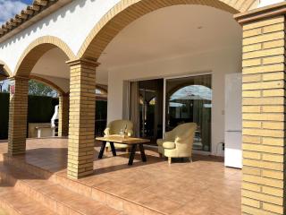 Stylish villa with private pool in the Bay of Roses, Nautic Parc 9 - 2