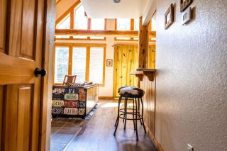 Relaxing 3 bedroom, 2 bathroom comfortable Running Y chalet - Klamath Falls - 4