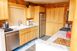 Relaxing 3 bedroom, 2 bathroom comfortable Running Y chalet - Klamath Falls - 2