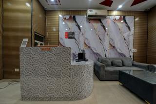 Hotel Lookout Stay - New Delhi - 6