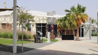 Poolside Spot Calm and Cozy Masdar 1BR Apt - Abu Dhabi - 5