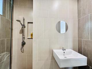 New LuxurySuite Rooftop Pool Stunning View airport 9pax - Bayan Lepas - 8