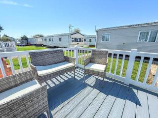 6 Berth Caravan For Hire In Essex, Seawick Holiday Park Ref 27016R - 5