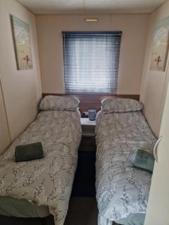 6 Berth Caravan For Hire In Essex, Seawick Holiday Park Ref 27016R - Clacton-on-Sea - 1