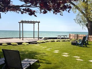 Birds Eye View on Erie with Hot Tub & Game Room - Leamington - 8