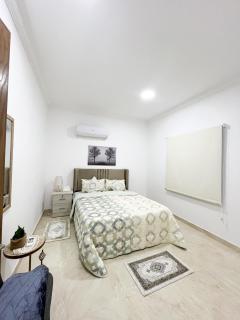 شقق راقية بأثاث حديث وراقي 1 - 4