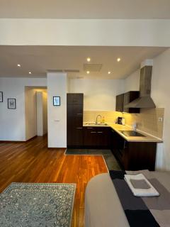 Midtown Apartments - Easy Check-in&Parking - 4