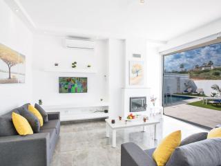 Villa Olive Bronze, Luxurious 2Bdr With Pool, Close To Protaras Strip And Beach - Protaras - 4