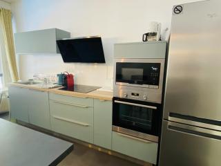 La PETITE COMPAGNIE - 1