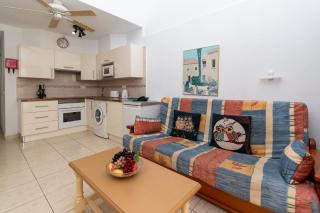 Lovely 1 Bedroom Apartment Communal Heated Pool - 6
