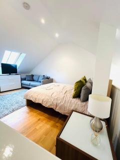One Bedroom Apartment - London - 7