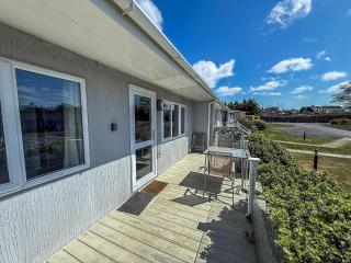Charming Chalet On A Fantastic Holiday Park In Lowestoft Ref 12077B - Lowestoft - 4