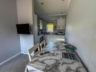 Charming Chalet On A Fantastic Holiday Park In Lowestoft Ref 12077B - Lowestoft - 1