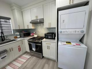 2-bedroom guest house in cool Huntington Beach with AC, WiFi - Huntington Beach - 6
