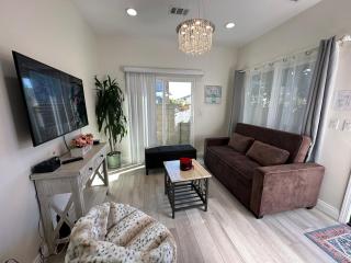 2-bedroom guest house in cool Huntington Beach with AC, WiFi - Huntington Beach - 9