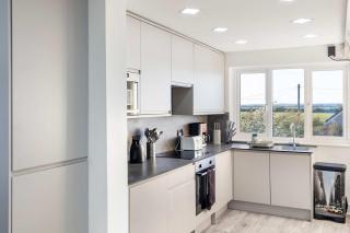 Beachfront Escape Sleeps 8 Ideal Family Retreat - Pevensey - 6