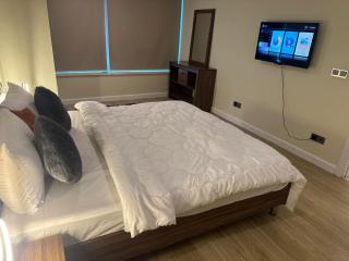Luxury 2-Bedroom Apartment in CENTAURUS Mall Islamabad - Margalla Hills View - Cinema & Gym - Islamabad - 2