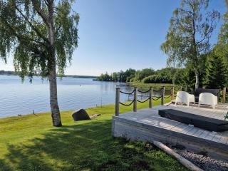 River house - - 9