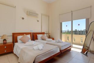 Luxury Coral Bay Villa Villa Shanta 3 Bedroom Villa Distant Sea Views - 6