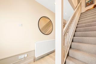 Bright & Modern 3-Bed House Next To Glasgow Airport - 4