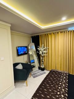 Luxury Studio Apartment - Dargai - 9