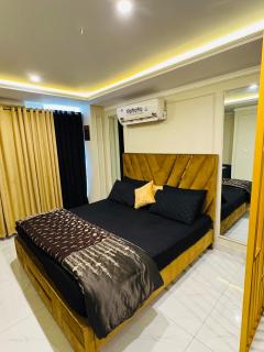 Luxury Studio Apartment - 3