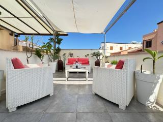 Meetup on The Terrace View With private parking - 5