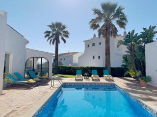 Casa Alvorada Villa with Pool & 3 Bedrooms - 4