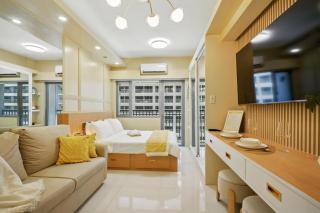 The Sunny Flat at Fame Residences - Manila - 1