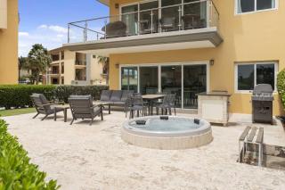Beachfront - Coral Sea Garden 3BR condo - P116 - Eagle Beach - 9