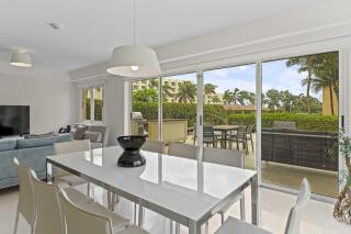 Beachfront - Coral Sea Garden 3BR condo - P116 - Palm-Eagle Beach - 2