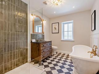 5 Bed in Lymington 96189 - Sway - 1