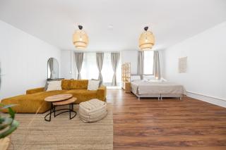 Japandi Apartment with Washer, Kitchen & Netflix near Schönhauser Allee - Berlino - 4
