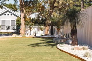 The Little Tropicana - 7