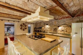 Villa Potoka Palace 4 Bedroom Villa Central And Private Setting Spa And Sauna - Jelsa - 3