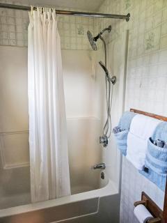 Katahdin Valley Motel - - 2