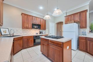 Peaceful Exec Home w Office Near Everything - Conroe - 2
