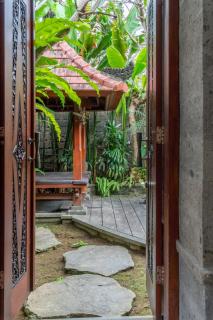 Papaya Villa in the heart of Berawa Canggu - 8
