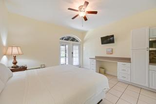 Exclusive 10,000 Islands Access Naples Condo - 3