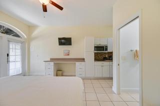 Exclusive 10,000 Islands Access Naples Condo - 2