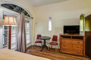 Resort-Style Naples Retreat with Marina Access! - 4