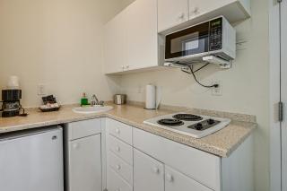 Bring Your Boat Condo with Pool in Naples! - 1