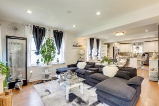 Outdoor Pool and Hot Tub Retreat - 6 Mi to Dtwn! - Baltimore - 6
