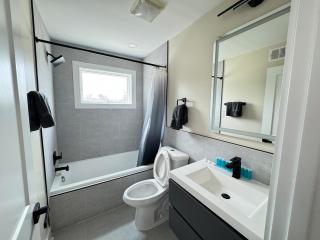 Modern Duplex 2BR near Metro - Washington, D.C. - 6