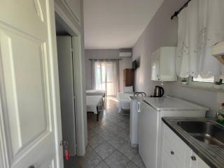 Kakovatos Guest Rooms - 2