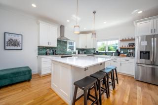 The Terra Haus - 4BR Modern Boho Retreat - Durham - 1