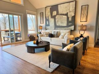New, Luxury, 5 Miles to Asheville, Hot Tub, Spectacular Mountain Views, Fire Pit, Pool Table - Swannanoa - 9