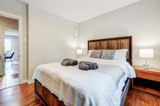 Spacious Second Floor Garden View Apartment - 9