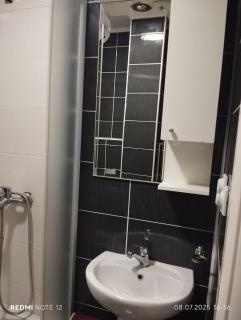 Hostel Lux - 800m from city stadium - 8